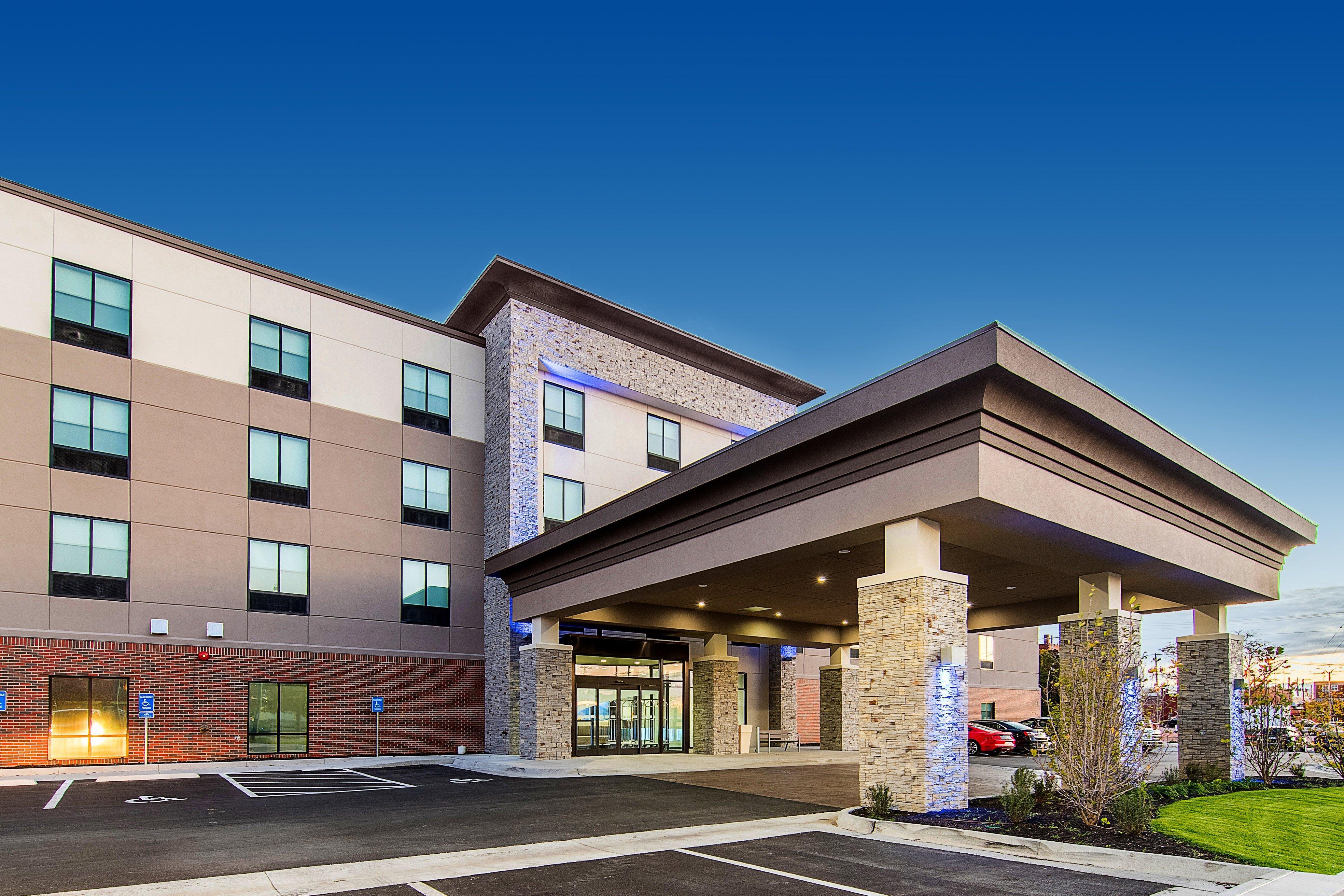 Holiday Inn Express & Suites - Atchison, An Ihg Hotel Exterior photo